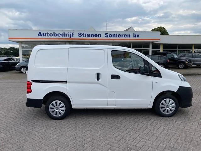 Nissan NV200 (2015) — foto 1