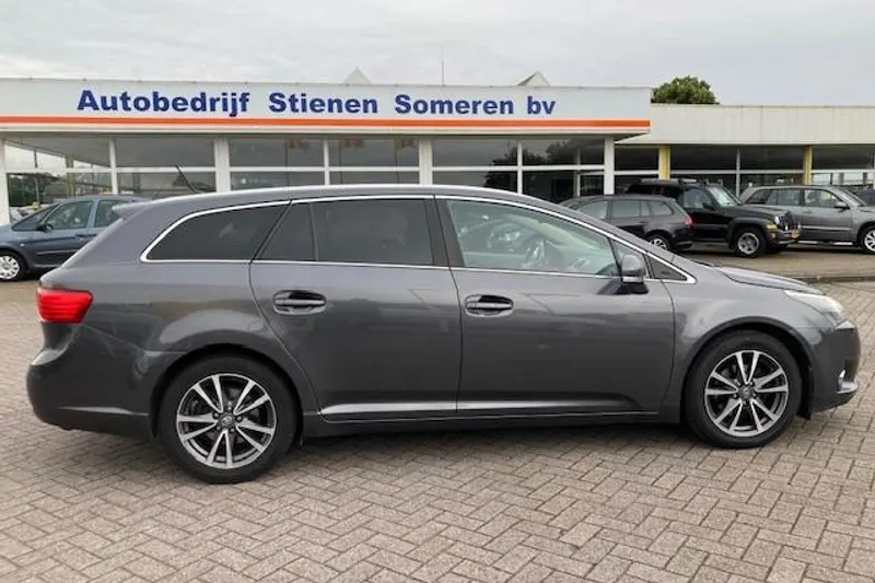 Toyota Avensis (2012)