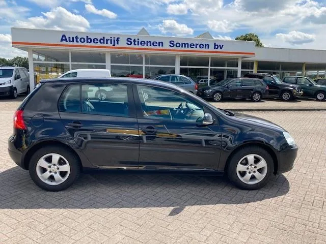 Volkswagen Golf (2005) — foto 1