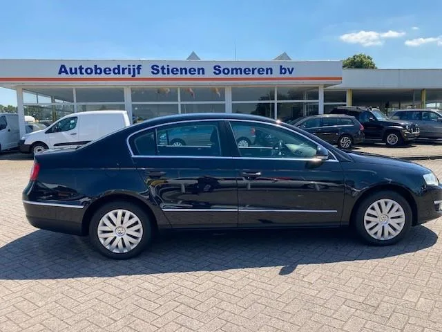 Volkswagen Passat (2006) — foto 1