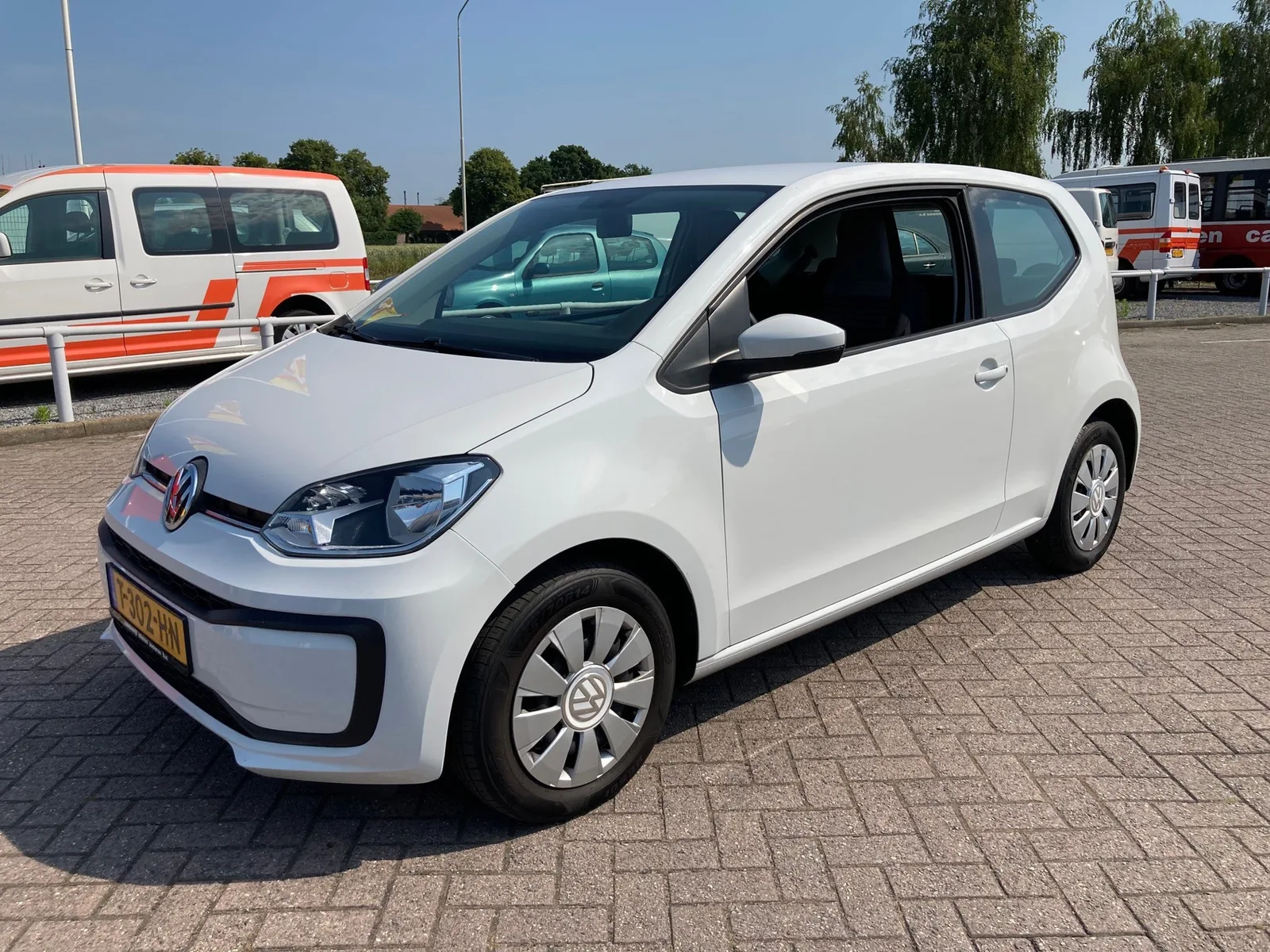 Volkswagen Up! (2018) — foto 1
