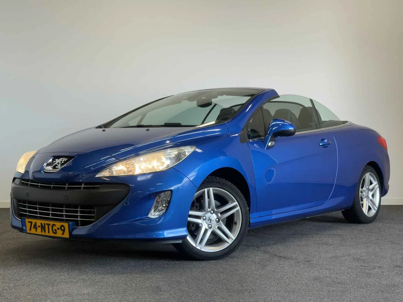 Peugeot 308 (2010) — foto 1