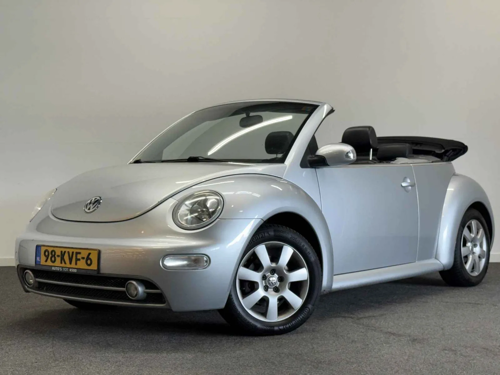 Volkswagen New Beetle (2003) — foto 1