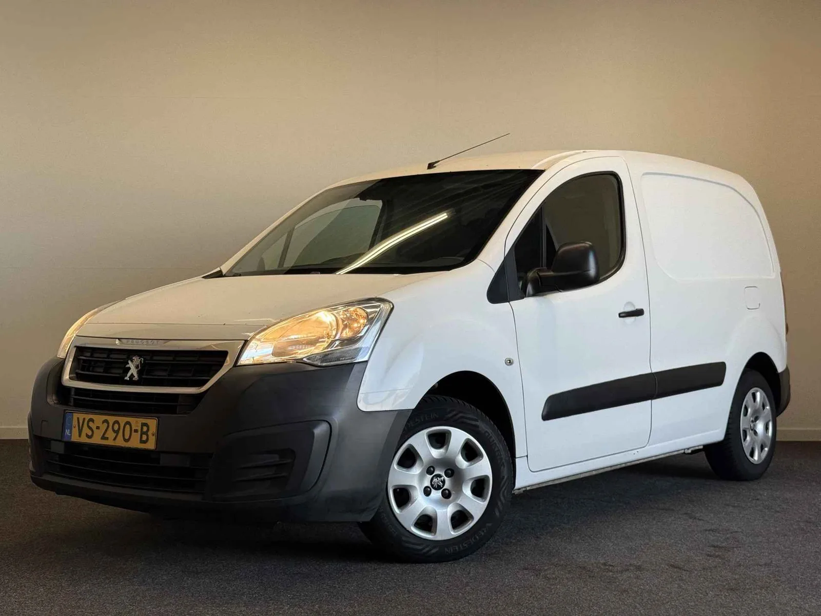 Peugeot Partner (2015) — foto 1