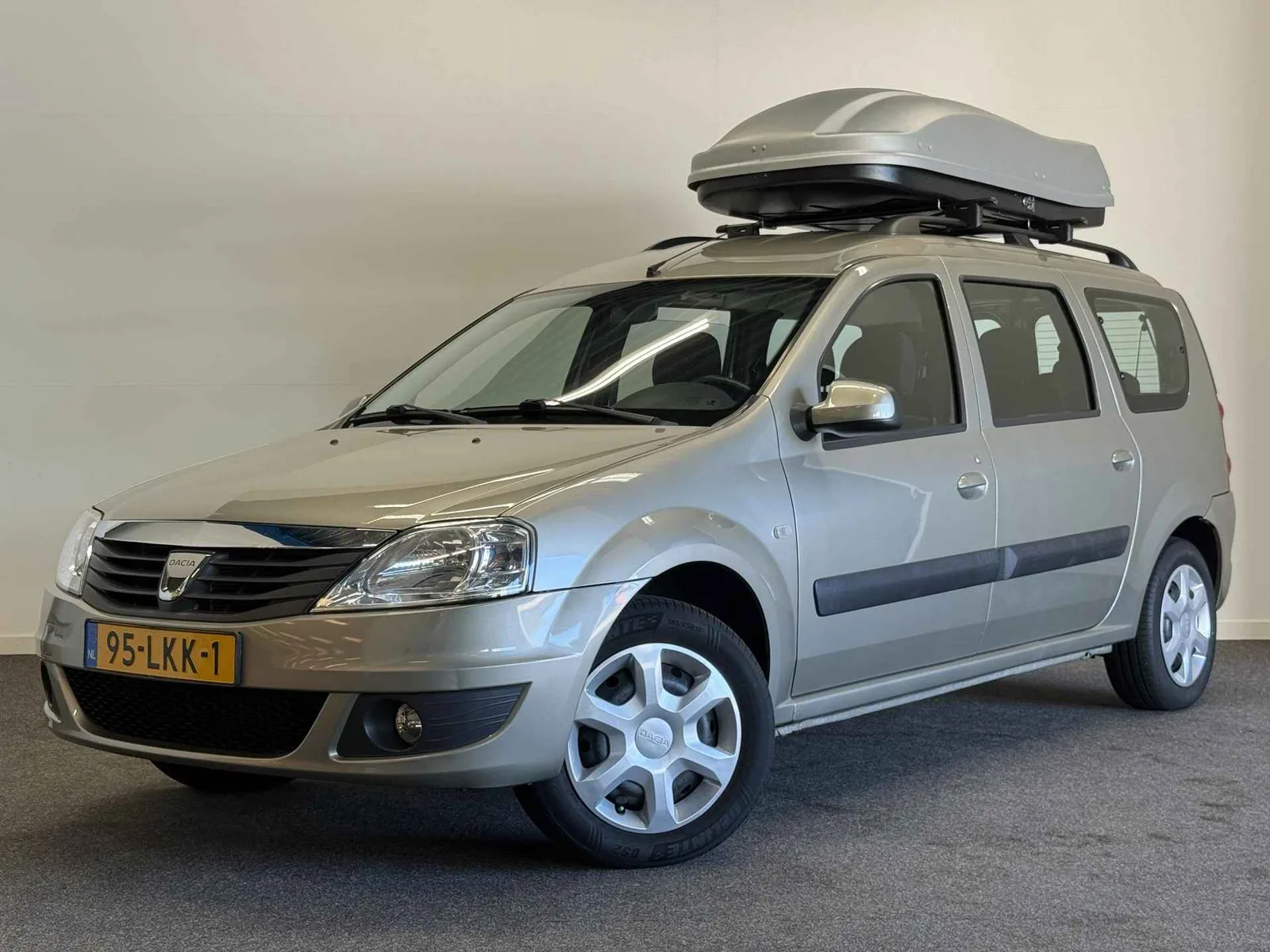 Dacia Logan MCV (2010) — foto 1