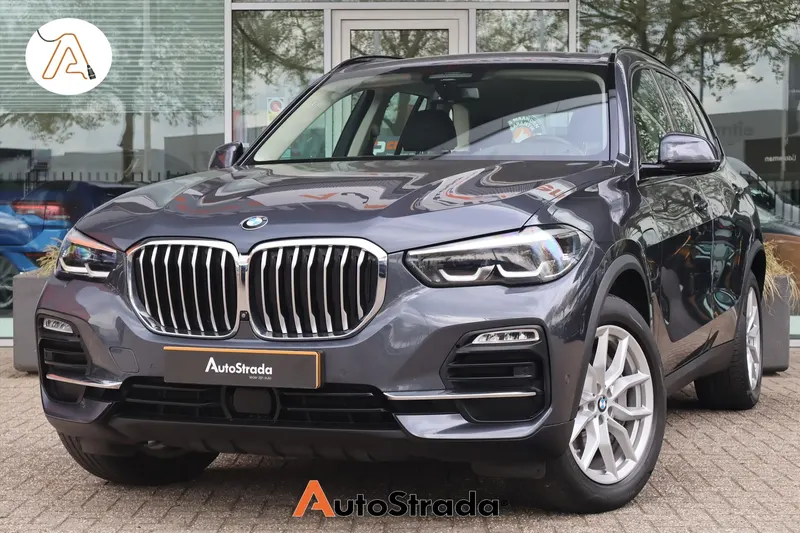 BMW X5 (2021)