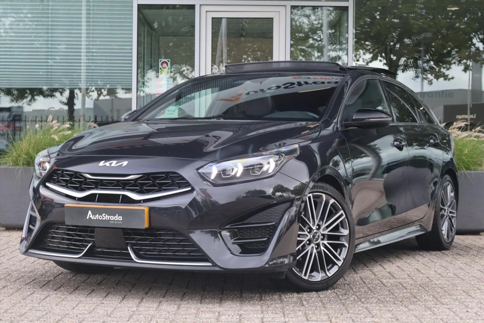 Kia ProCeed (2024) — foto 1