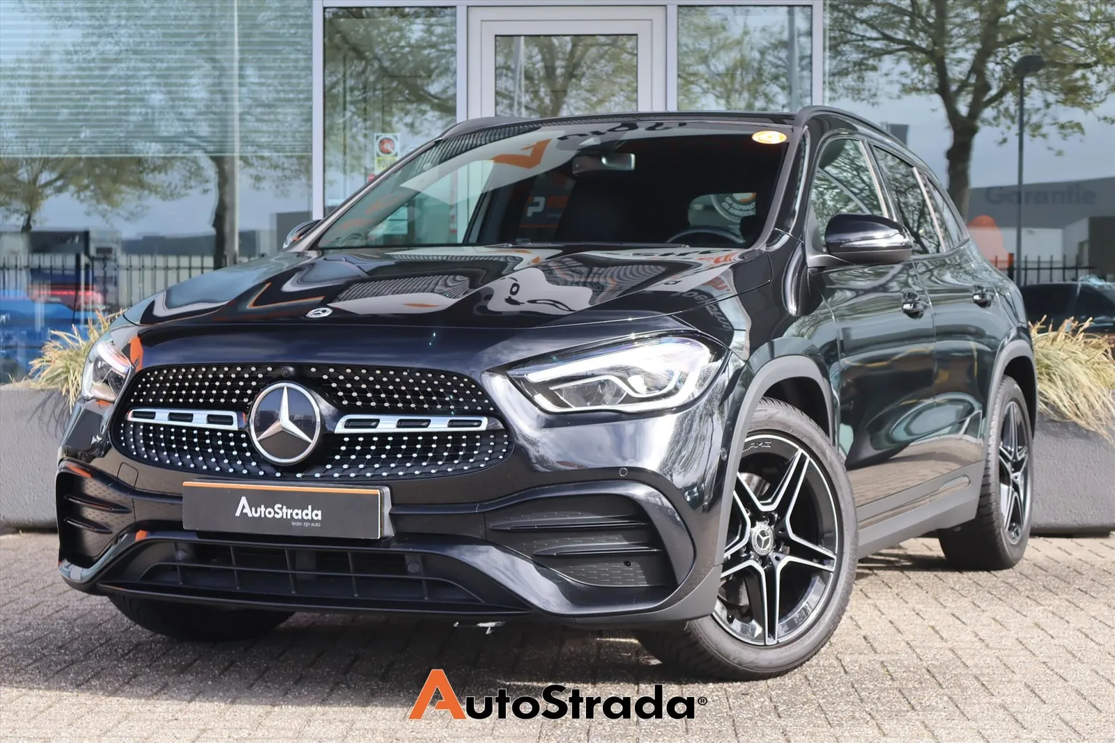 Mercedes-Benz GLA (2022) — foto 1