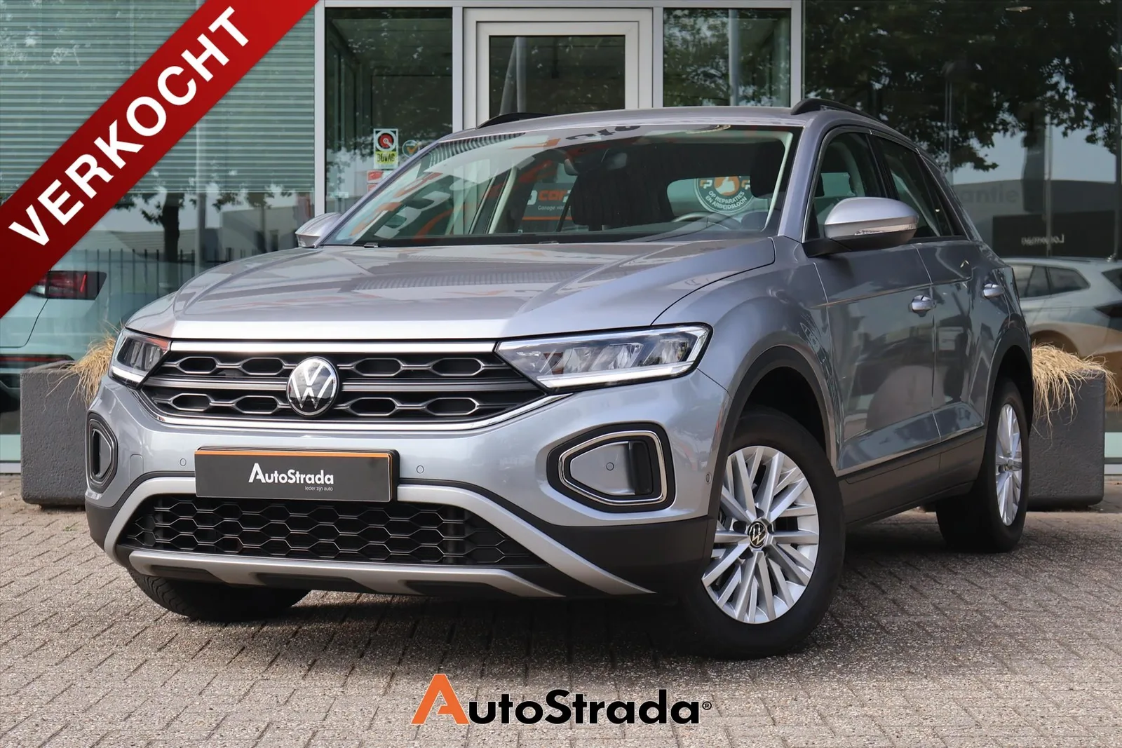 Volkswagen T-Roc (2023) — foto 1