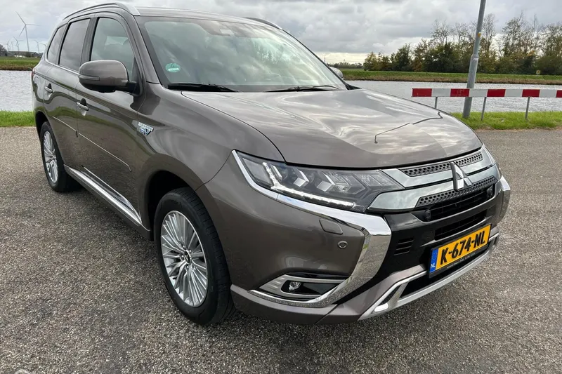 Mitsubishi Outlander (2021)