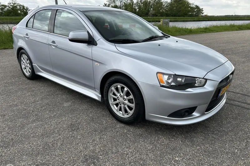 Mitsubishi Lancer (2014)