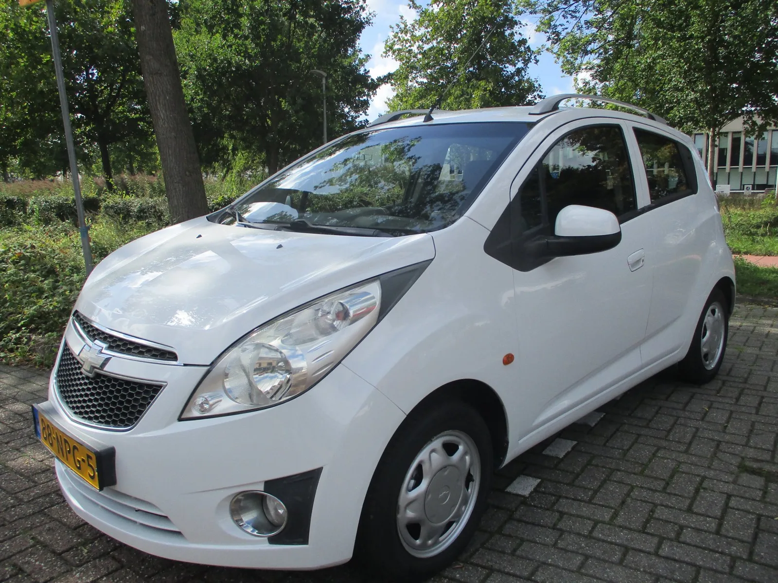 Chevrolet Spark (2010) — foto 1