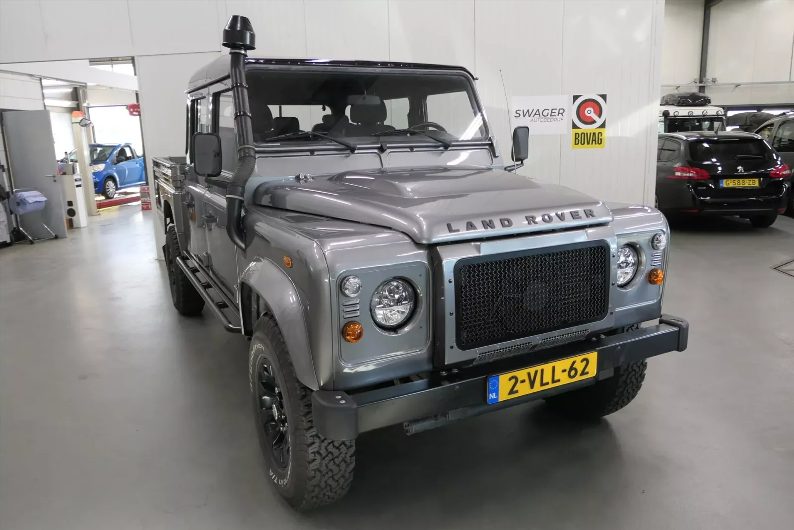 Land Rover Defender (2011) — foto 1