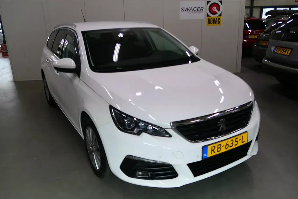 Peugeot 308 (2017) — foto 1