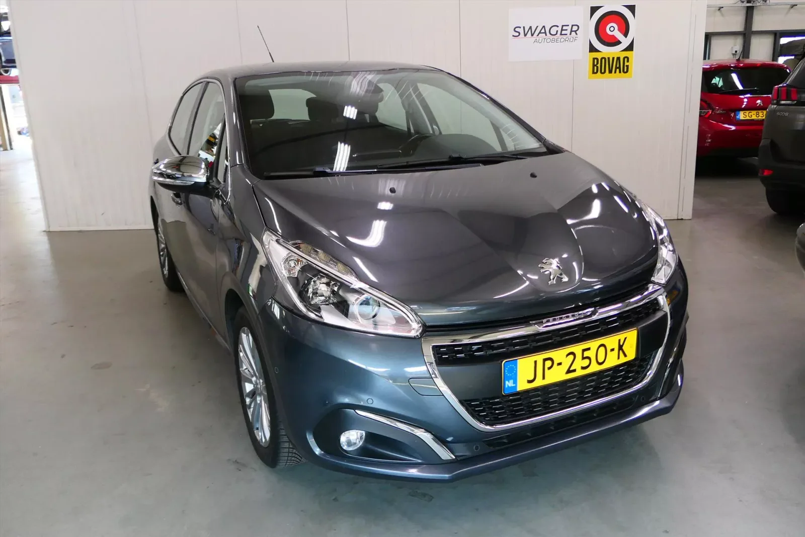 Peugeot 208 (2016) — foto 1
