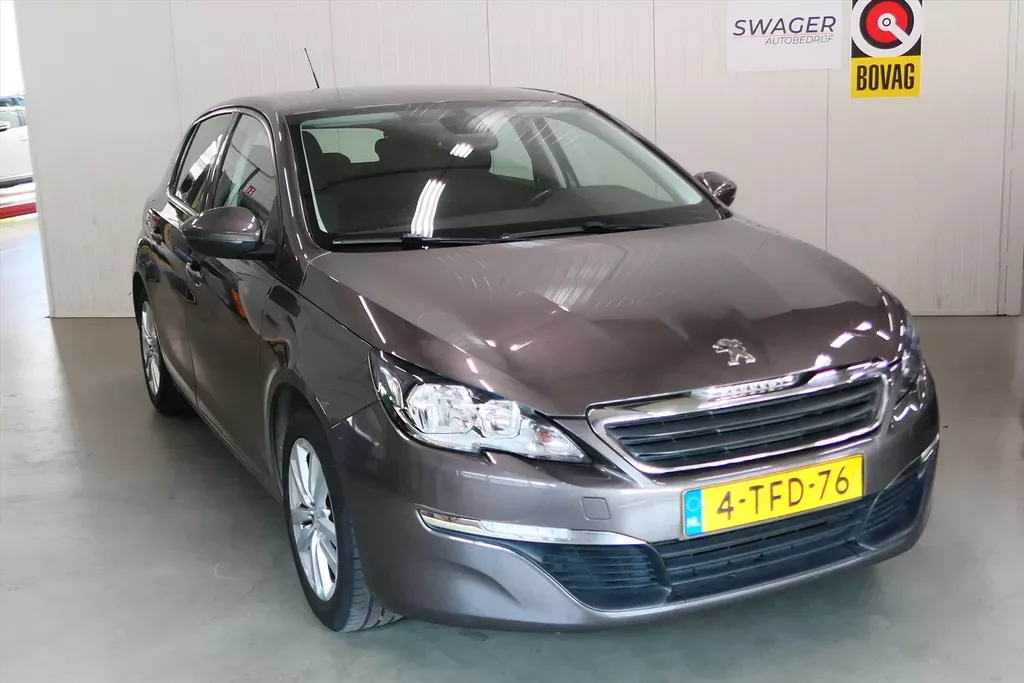 Peugeot 308 (2014) — foto 1