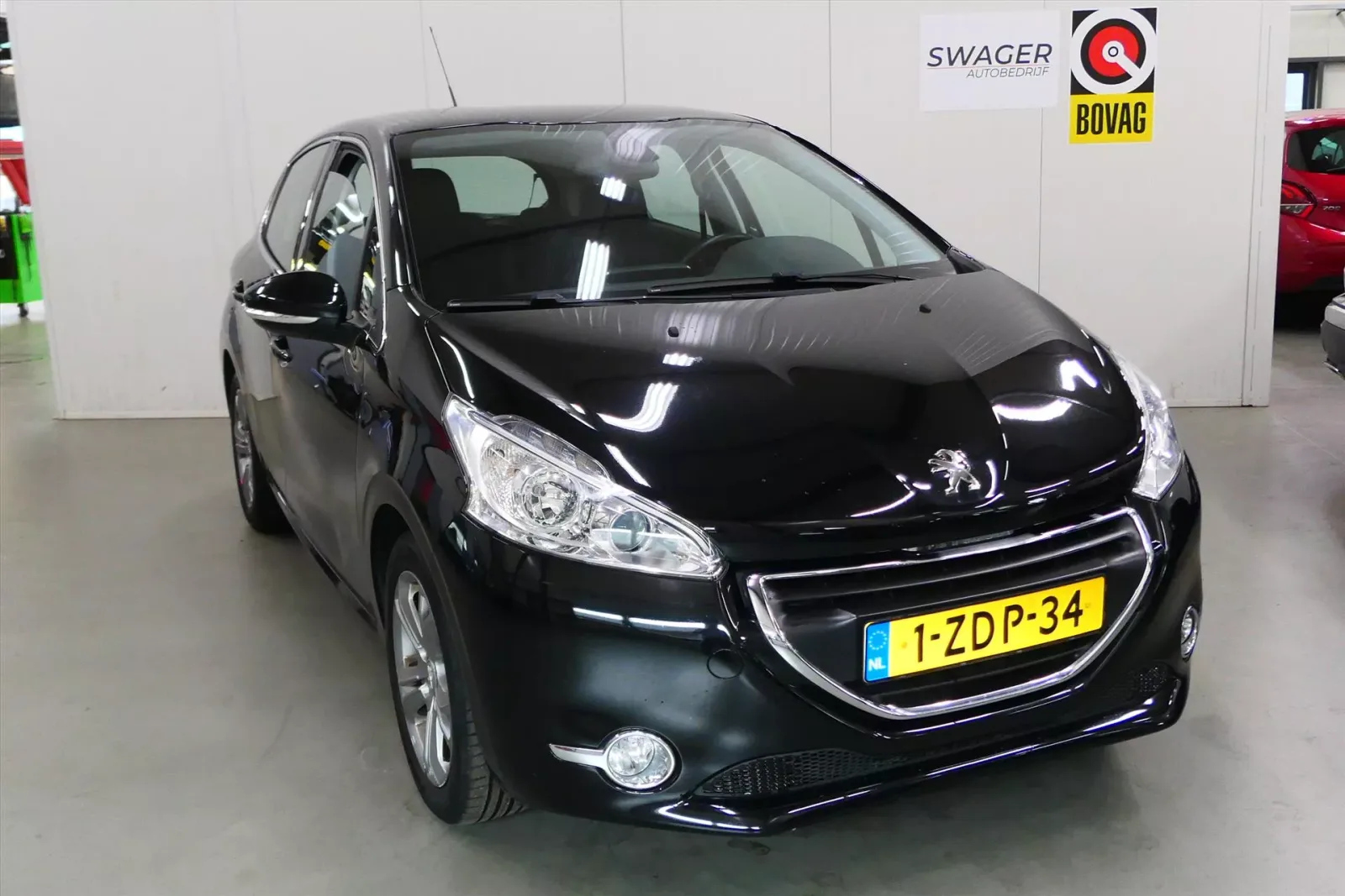 Peugeot 208 (2014) — foto 1