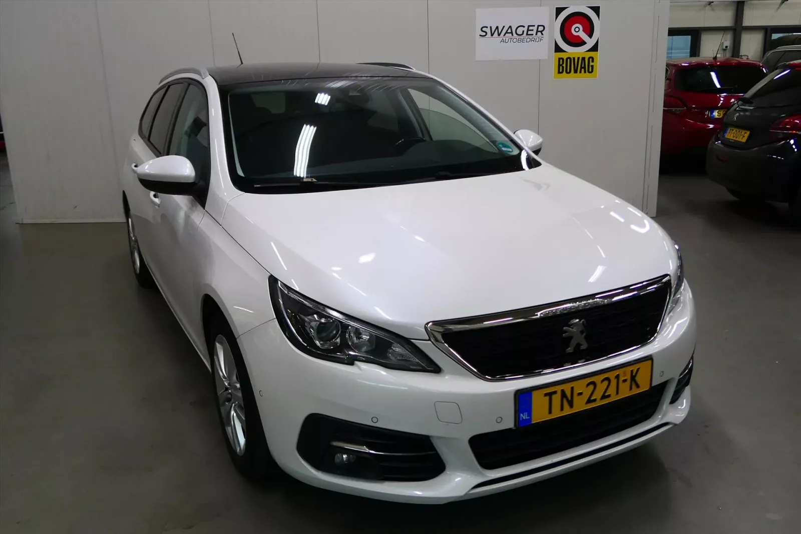 Peugeot 308 (2018) — foto 1