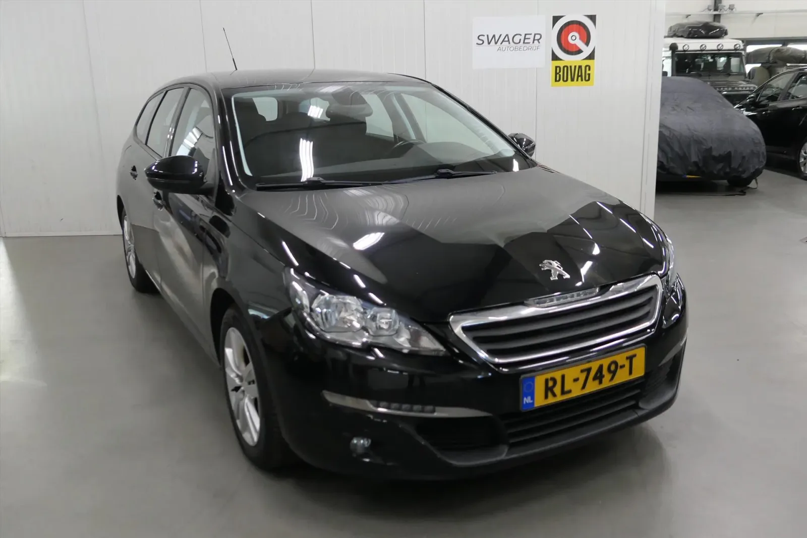 Peugeot 308 (2017) — foto 1