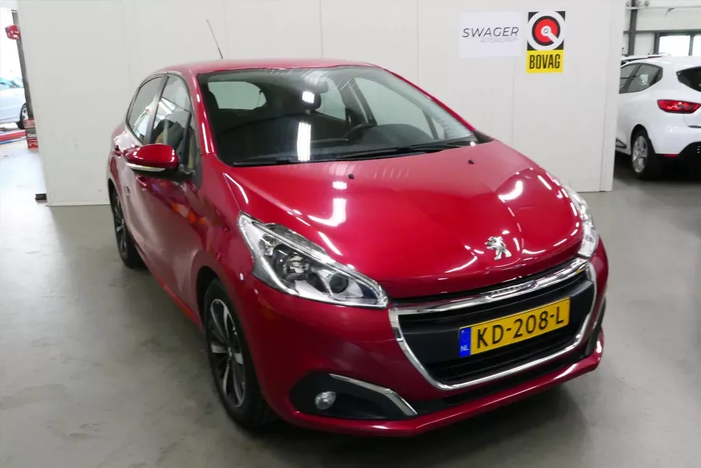 Peugeot 208 (2016) — foto 1
