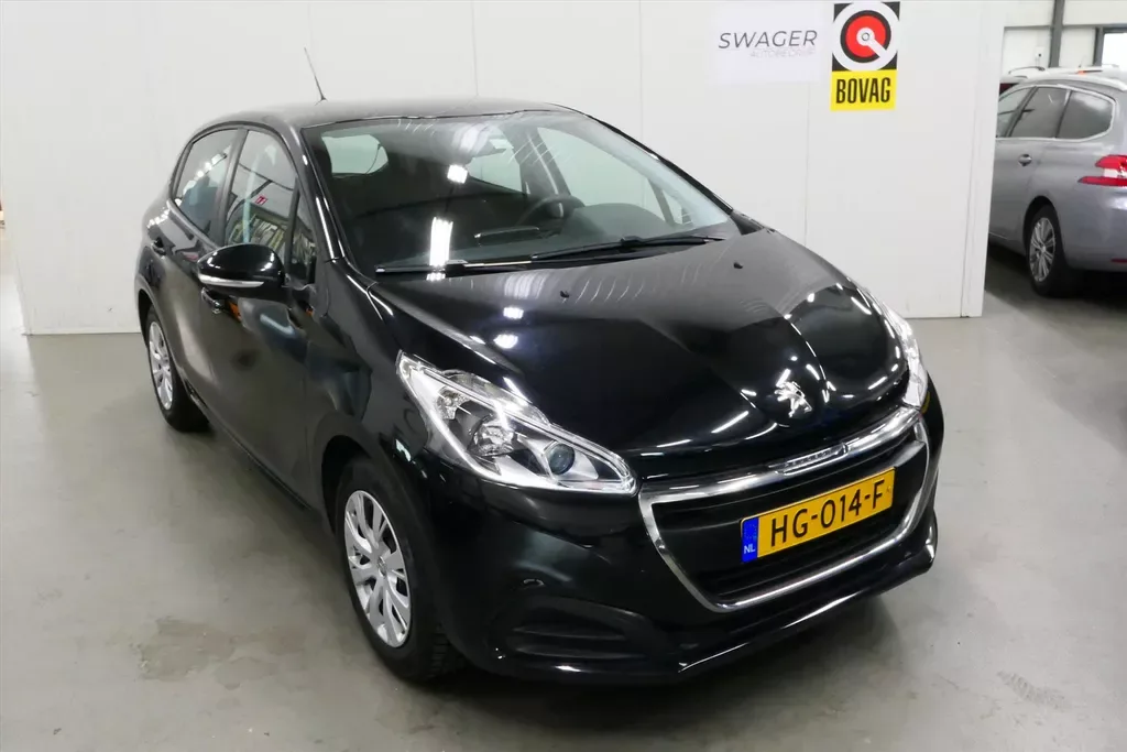 Peugeot 208 (2015) — foto 1