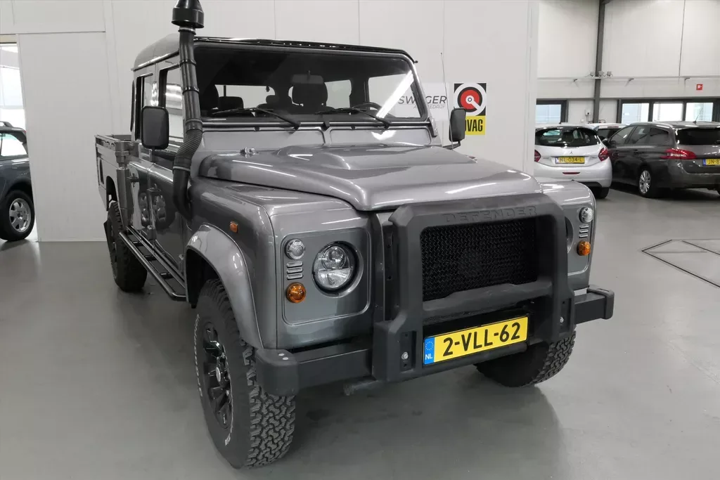 Land Rover Defender (2011) — foto 1