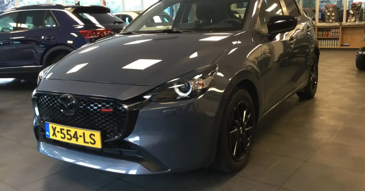 Mazda 2 (2023) — foto 1