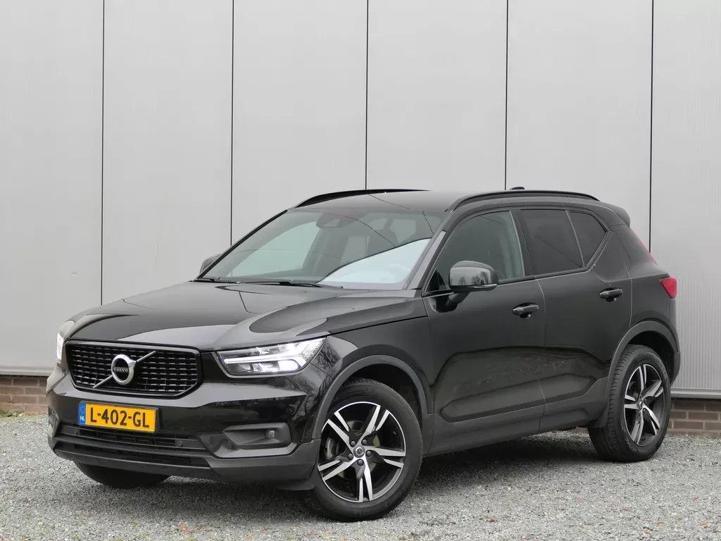 Volvo XC40 (2021) — foto 1