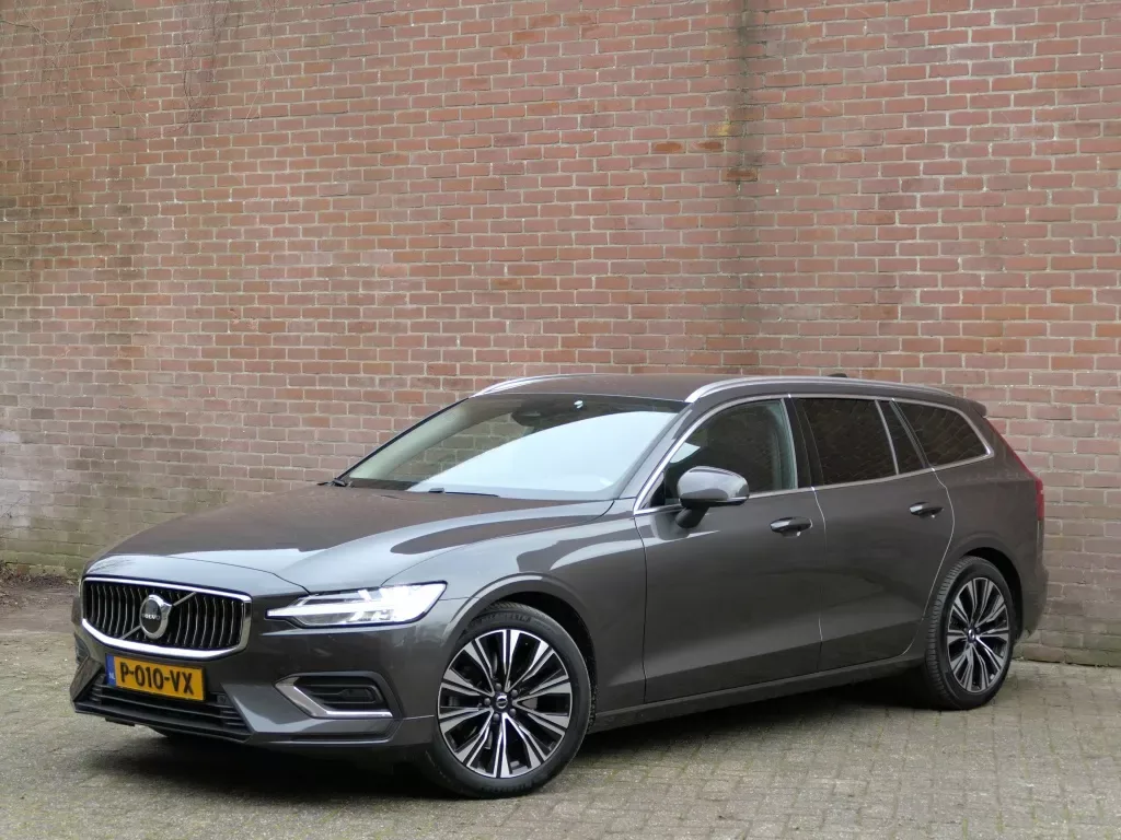 Volvo V60 (2022) — foto 1
