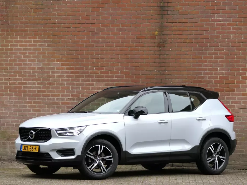 Volvo XC40 (2019) — foto 1