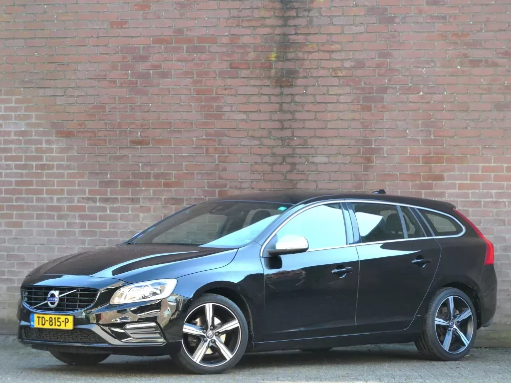 Volvo V60 (2018) — foto 1