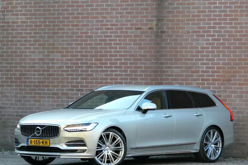 Volvo V90 (2016)