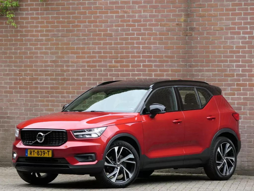 Volvo XC40 (2018) — foto 1