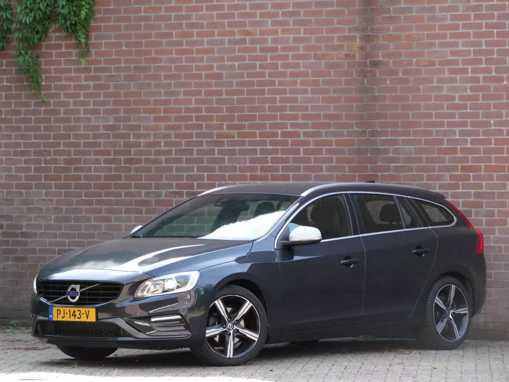 Volvo V60 (2017) — foto 1