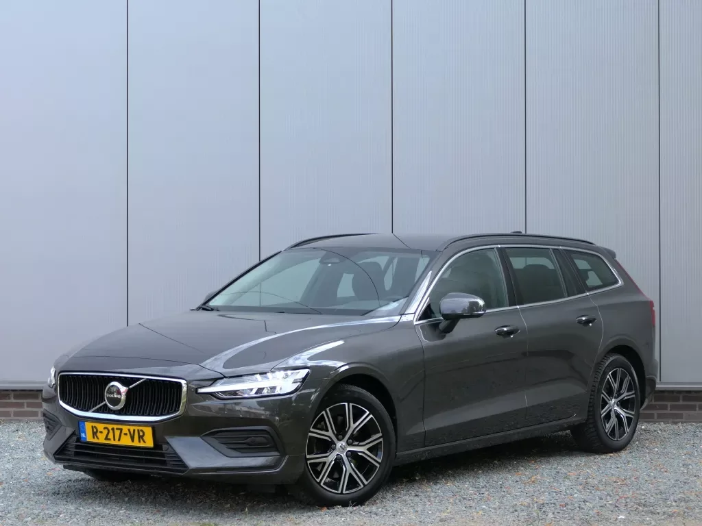 Volvo V60 (2022) — foto 1