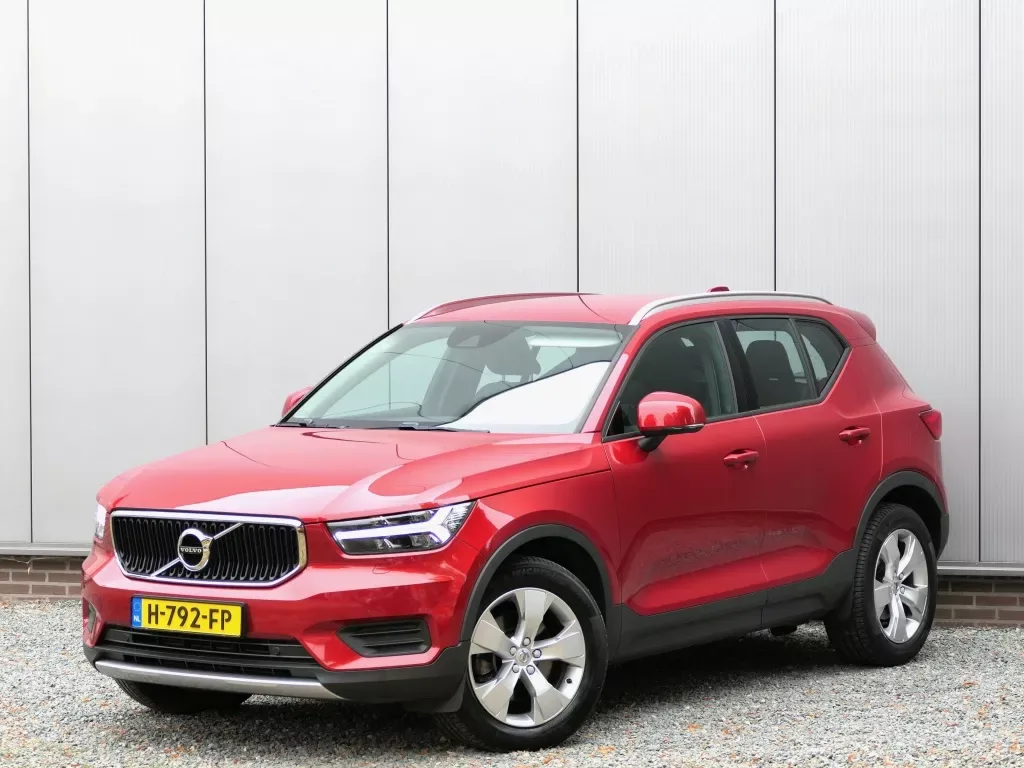 Volvo XC40 (2018) — foto 1