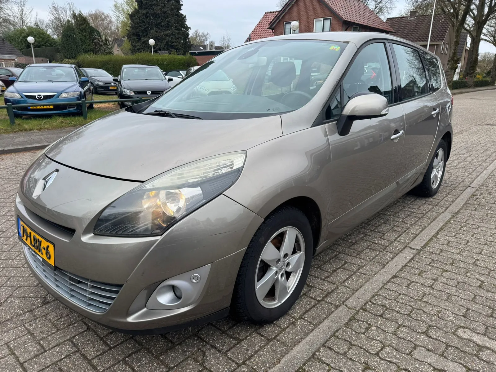 Renault Grand Scénic (2010) — foto 1