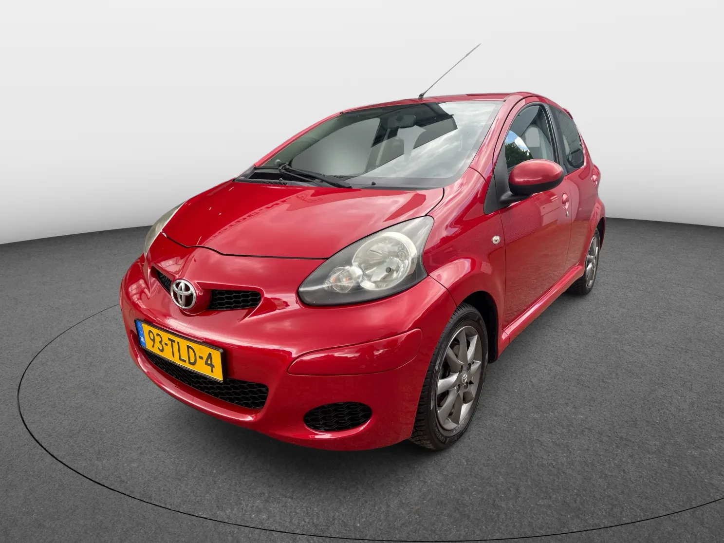 Toyota Aygo (2012) — foto 1