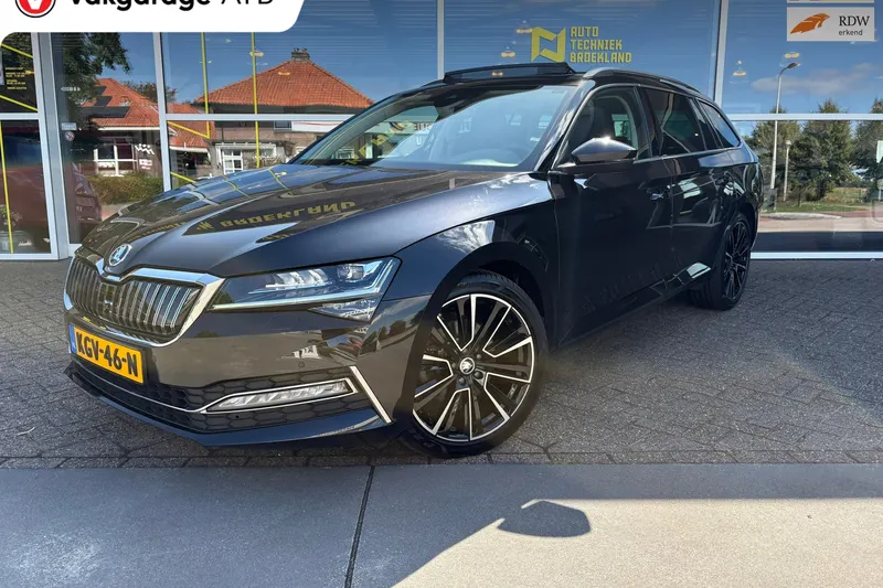 Škoda Superb (2023)