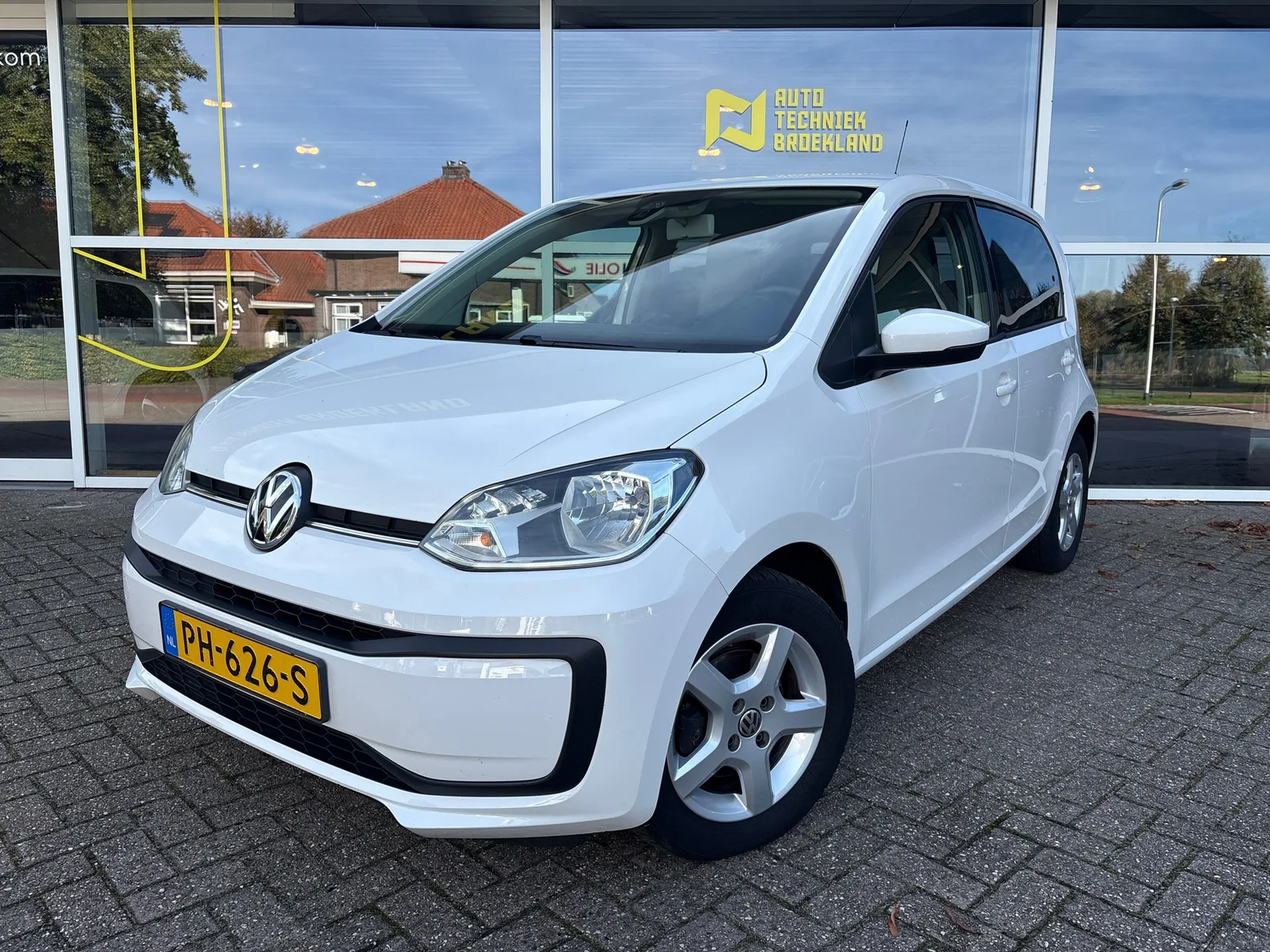 Volkswagen Up! (2017) — foto 1