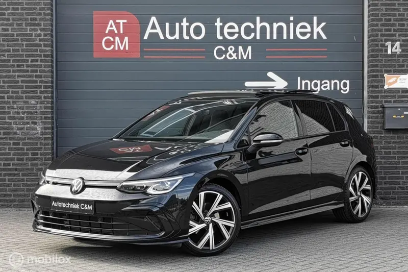 Volkswagen Golf (2023)