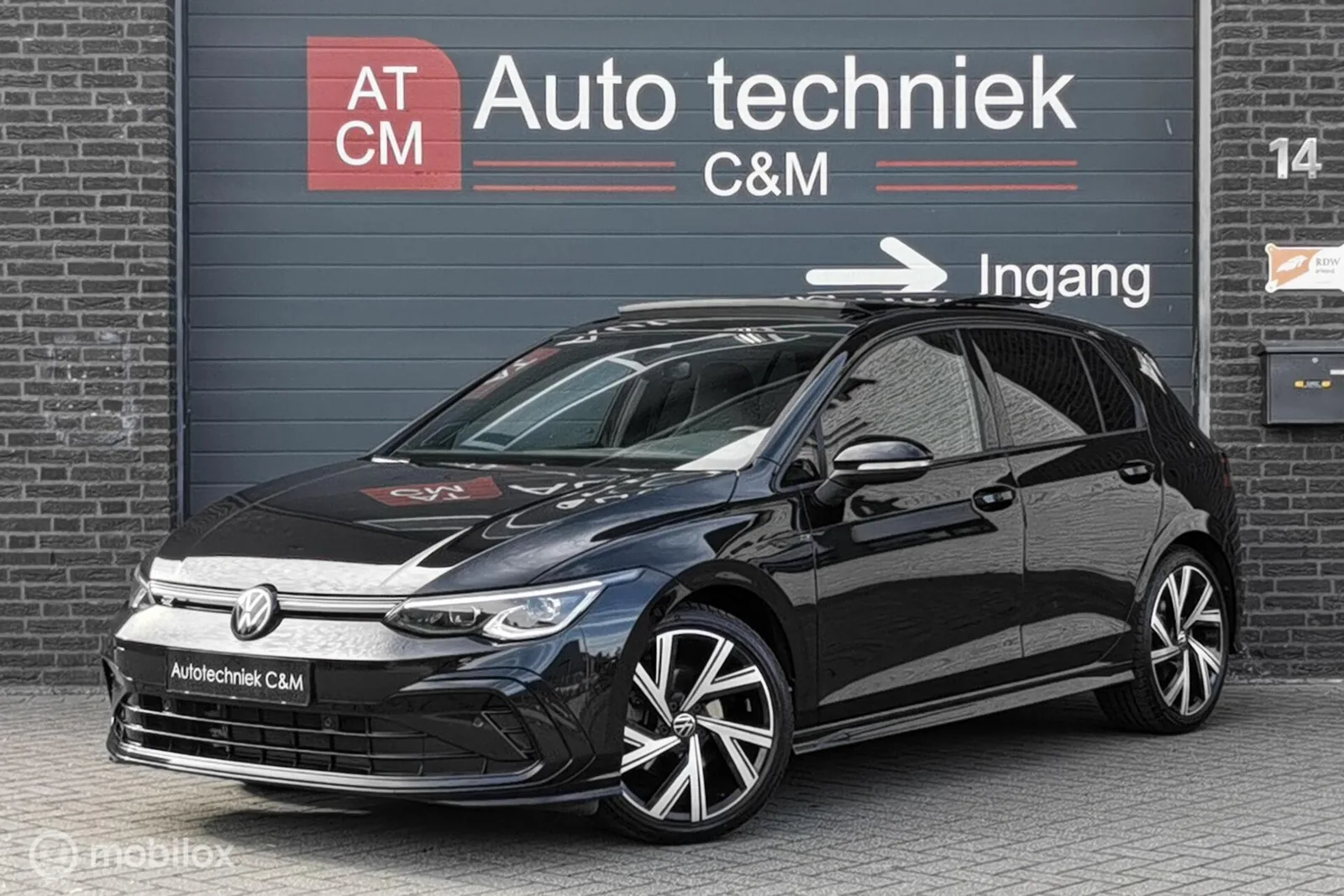 Volkswagen Golf (2023) — foto 1
