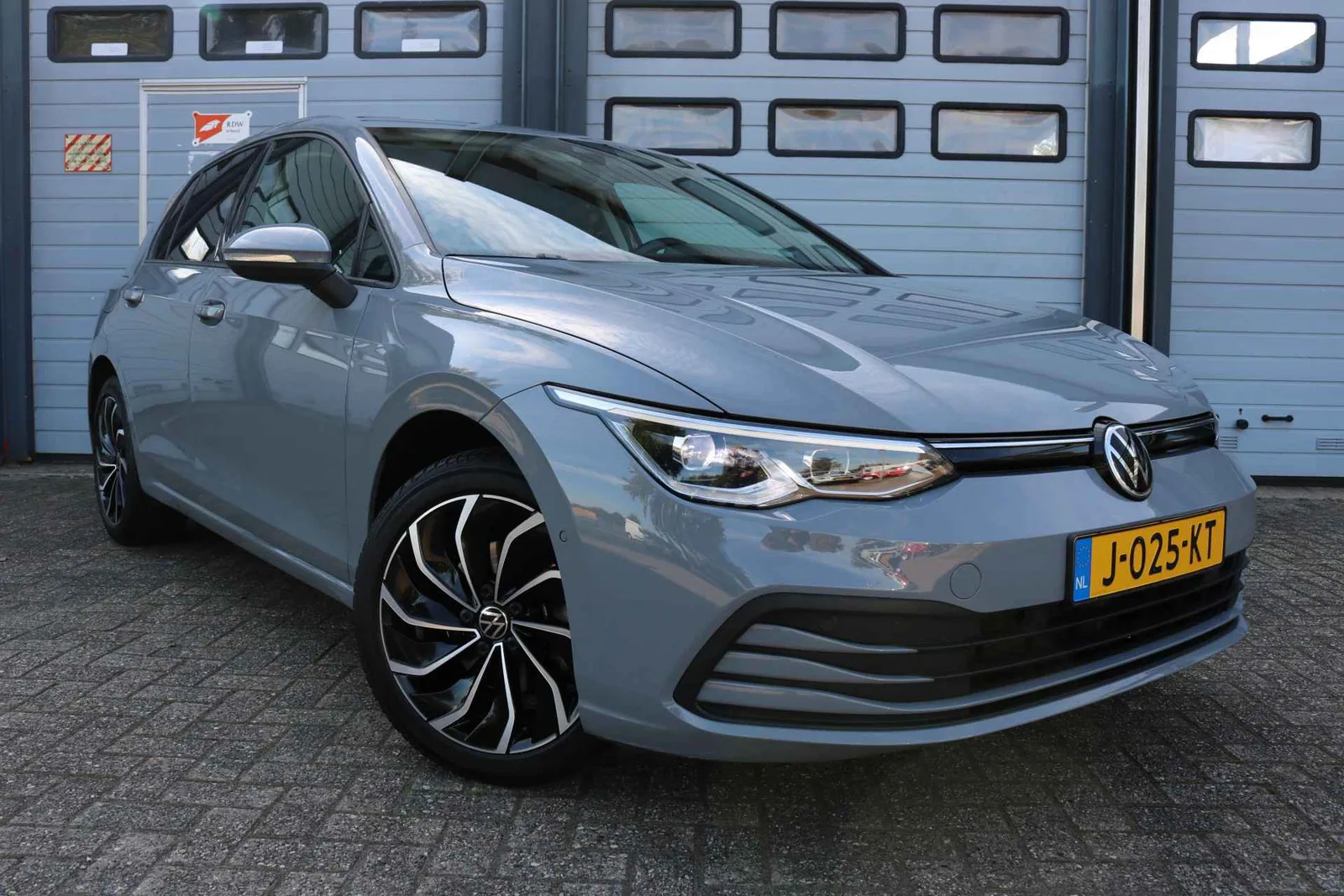 Volkswagen Golf (2020) — foto 1