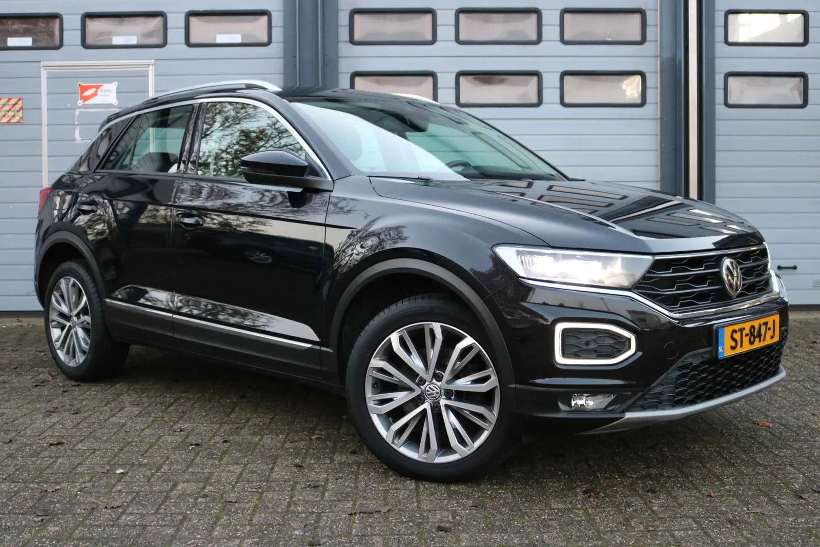 Volkswagen T-Roc (2018) — foto 1