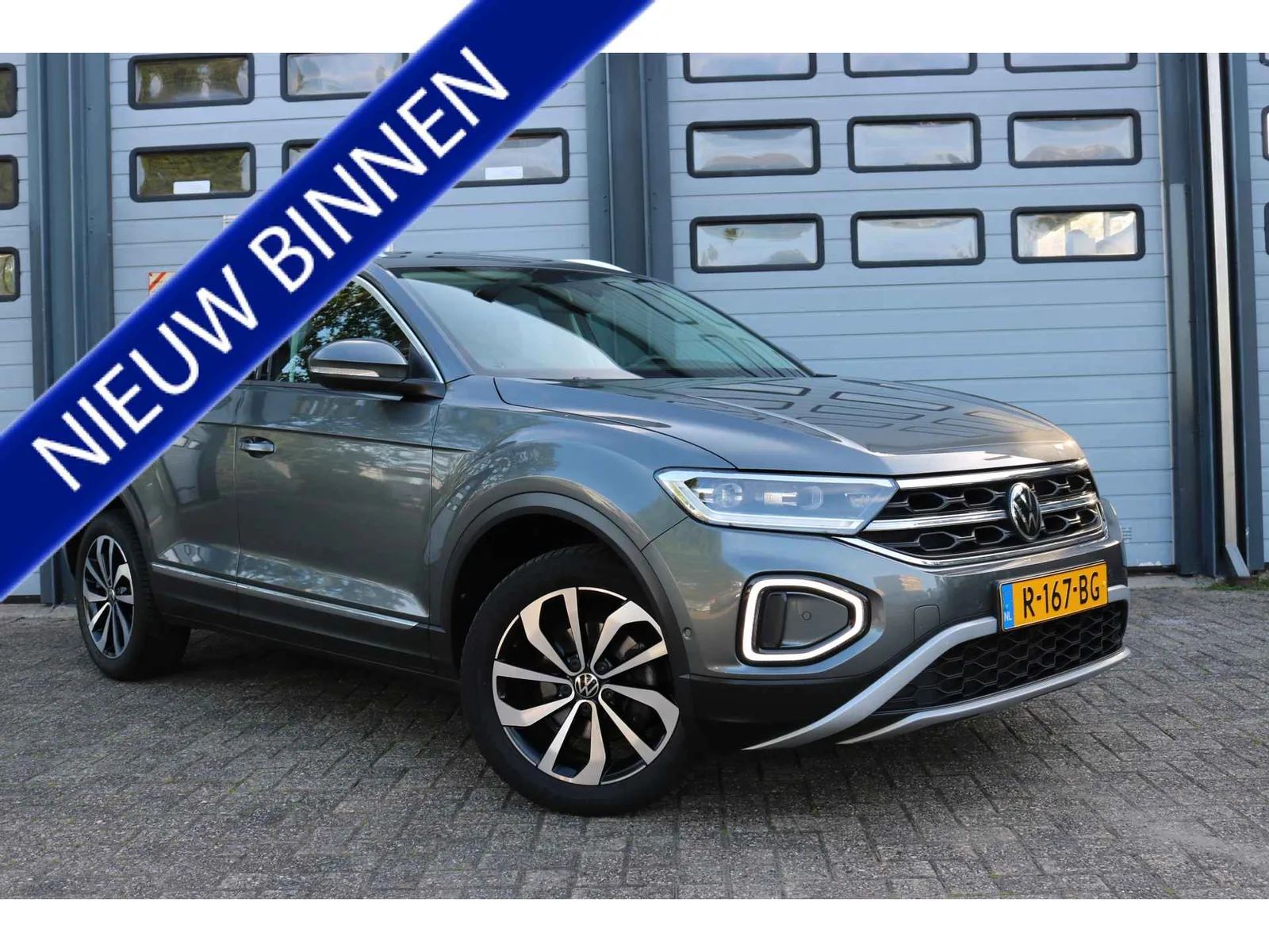 Volkswagen T-Roc (2022) — foto 1