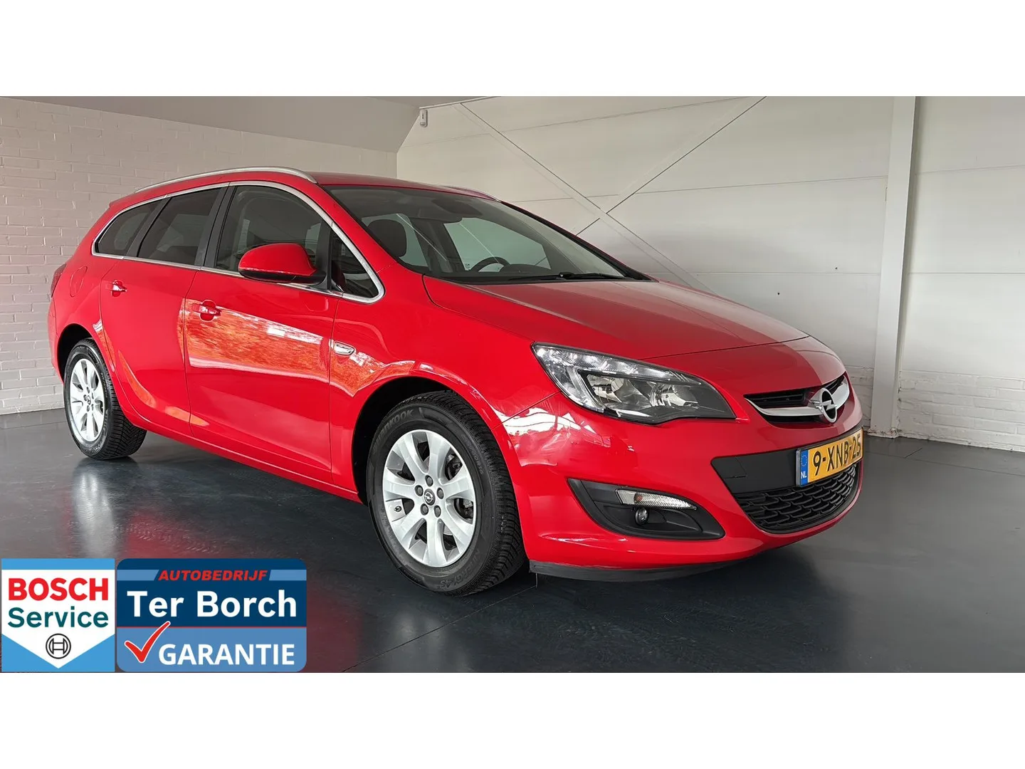 Opel Astra (2014) — foto 1
