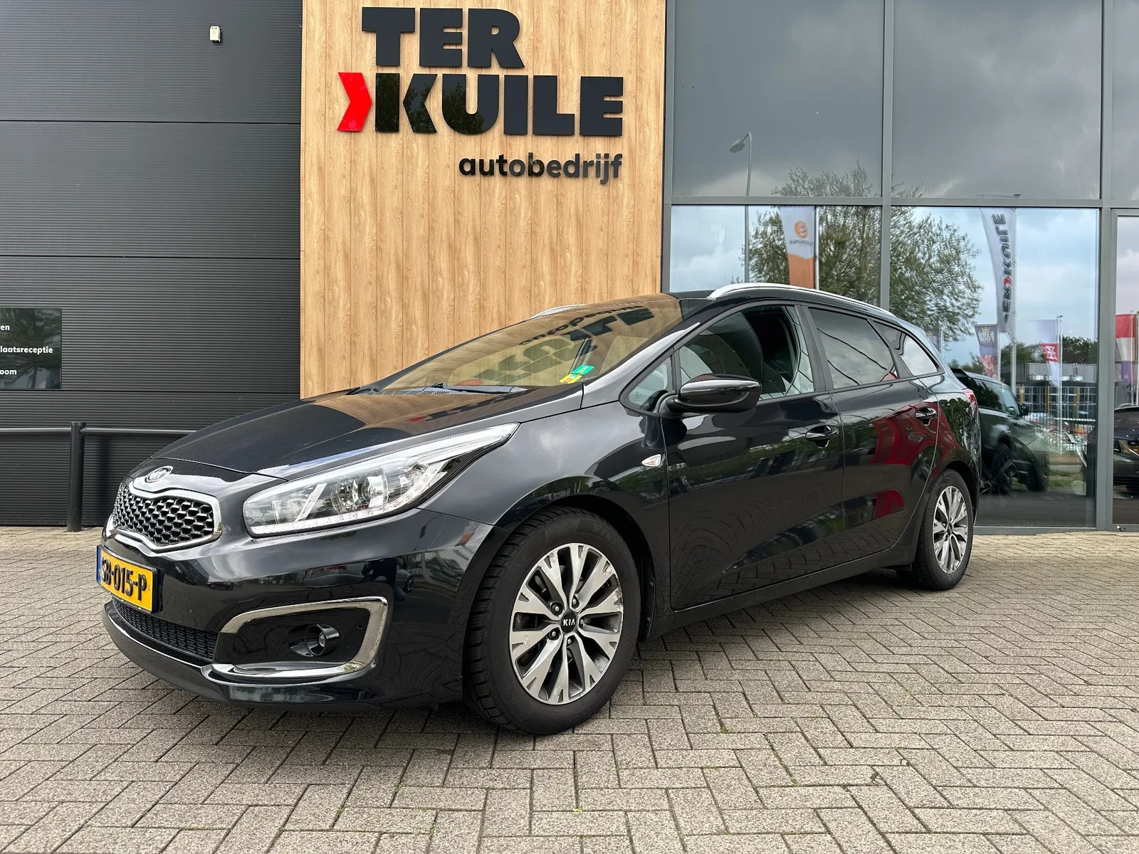Kia Ceed (2018) — foto 1