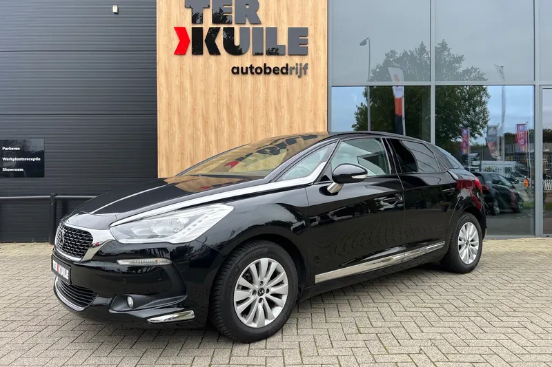 DS 5 (2017)