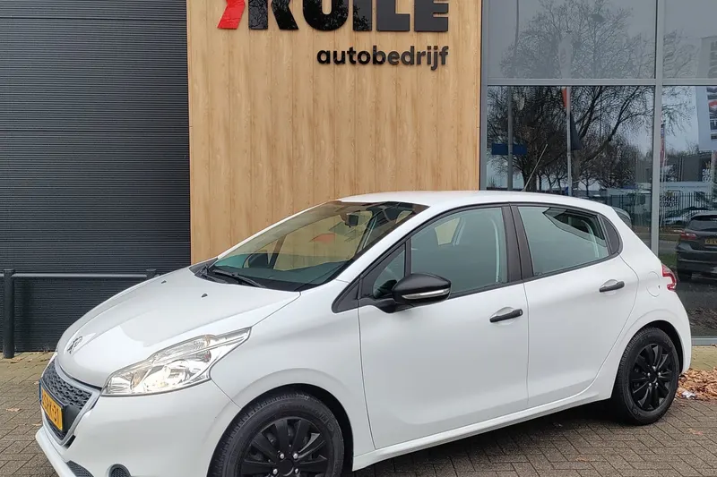 Peugeot 208 (2013)