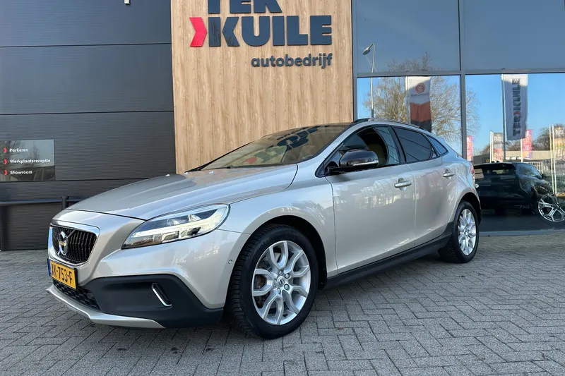 Volvo V40 (2019)